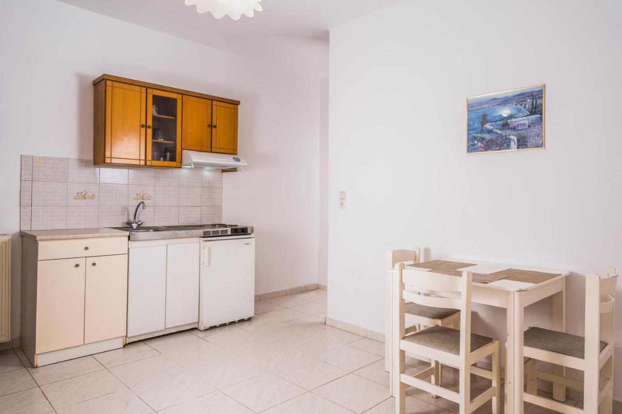 Captain Michalis Apartments Galatás Buitenkant foto