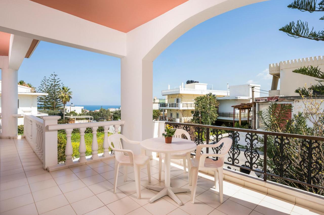 Captain Michalis Apartments Galatás Buitenkant foto