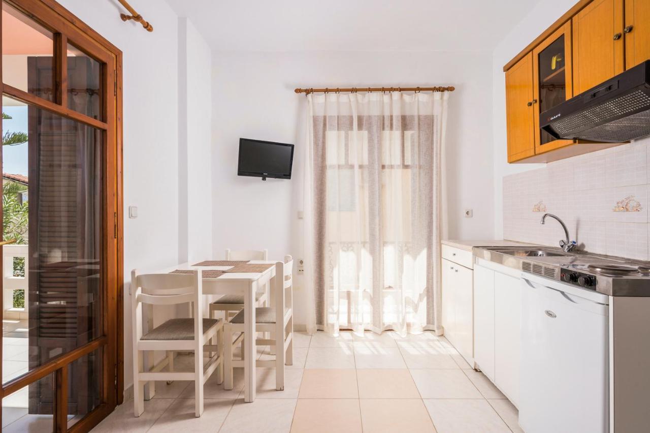 Captain Michalis Apartments Galatás Buitenkant foto
