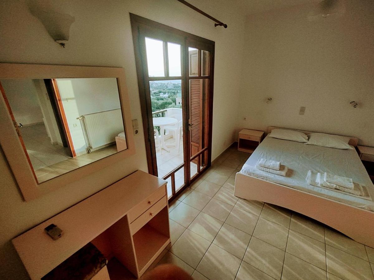 Captain Michalis Apartments Galatás Buitenkant foto
