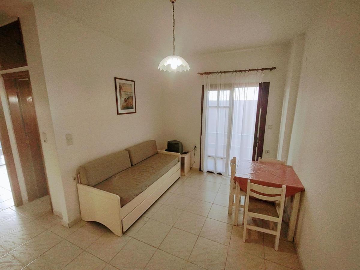 Captain Michalis Apartments Galatás Buitenkant foto