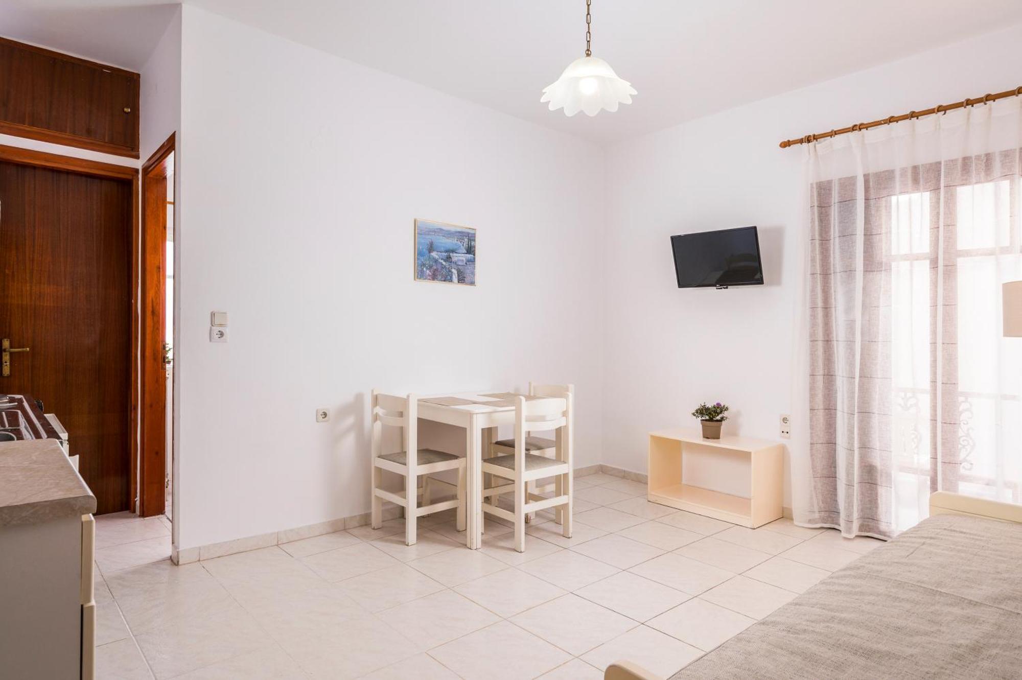 Captain Michalis Apartments Galatás Buitenkant foto