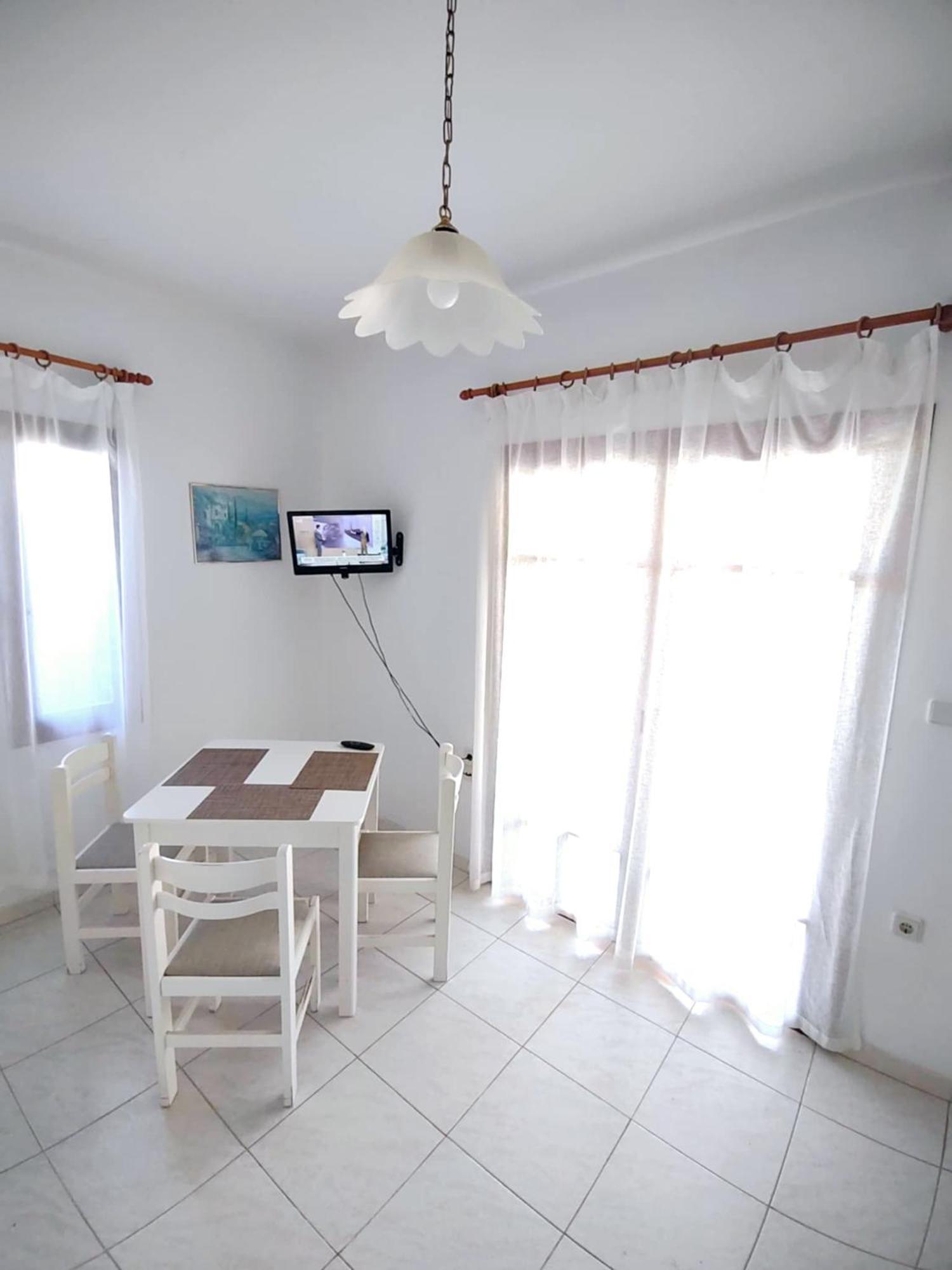 Captain Michalis Apartments Galatás Buitenkant foto