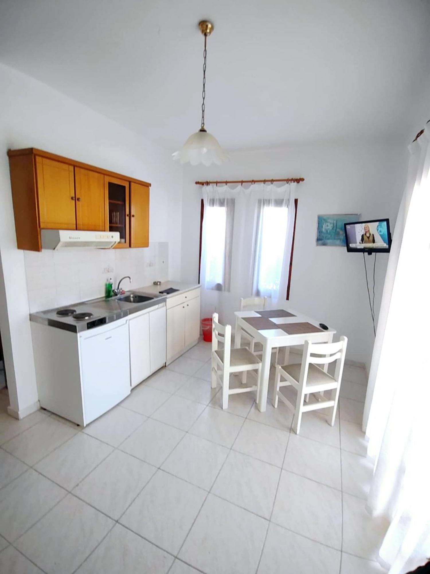 Captain Michalis Apartments Galatás Buitenkant foto