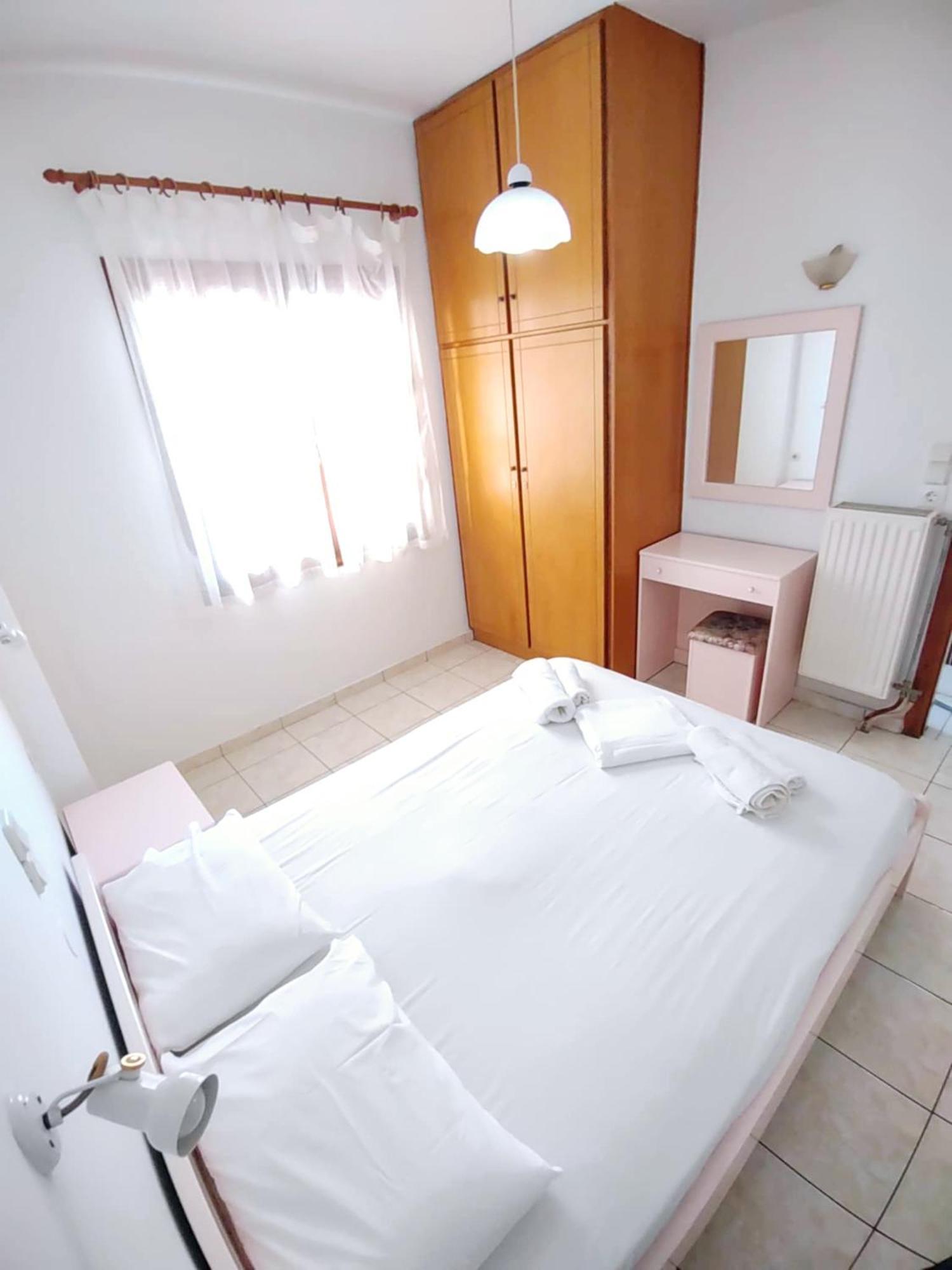 Captain Michalis Apartments Galatás Buitenkant foto