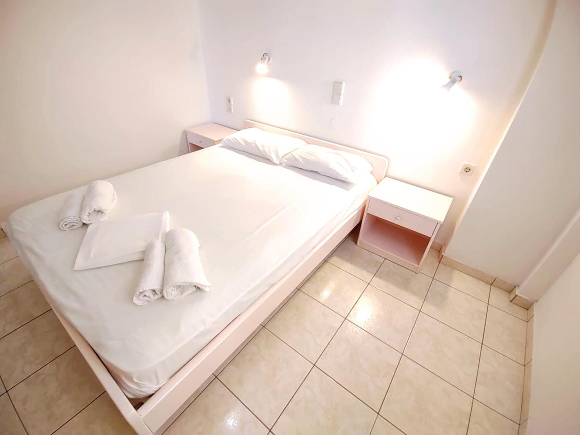 Captain Michalis Apartments Galatás Buitenkant foto