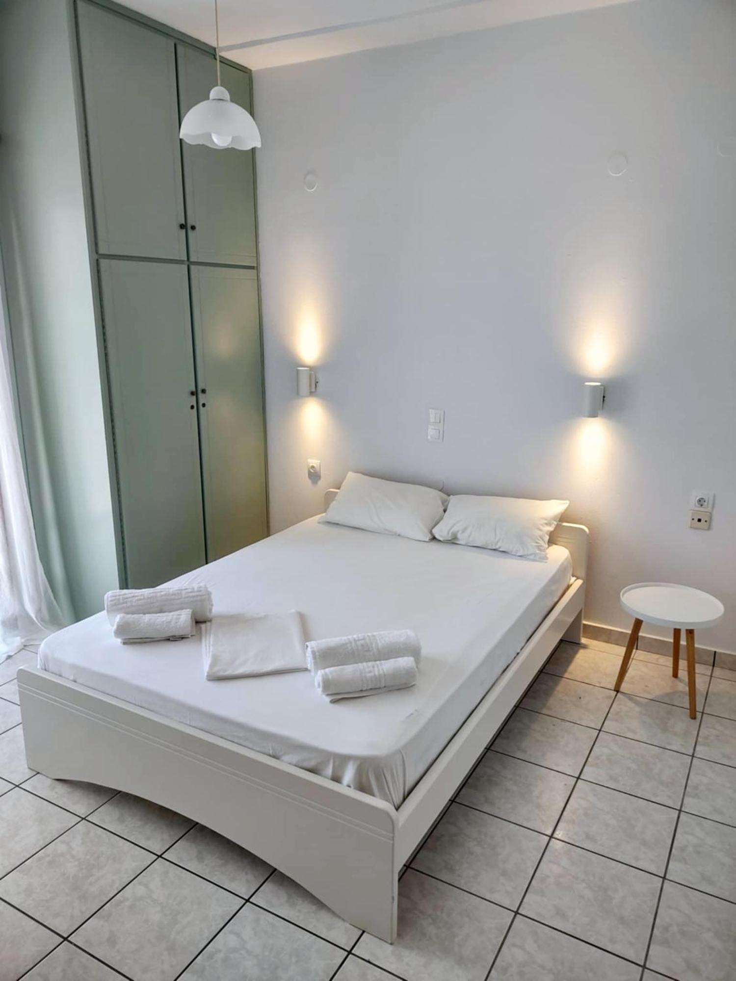 Captain Michalis Apartments Galatás Buitenkant foto